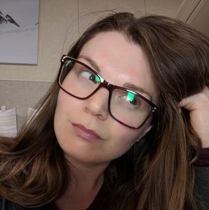 Meet your Posher, Elizabeth